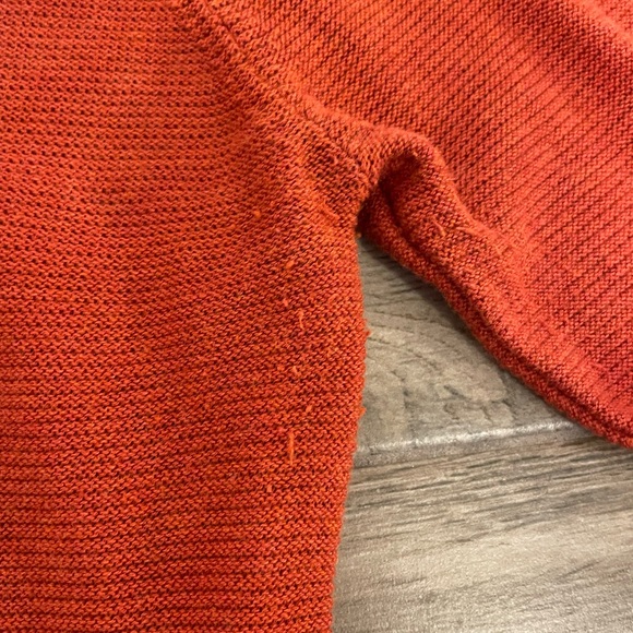 Burt orange pull over sweater - Picture 3 of 5